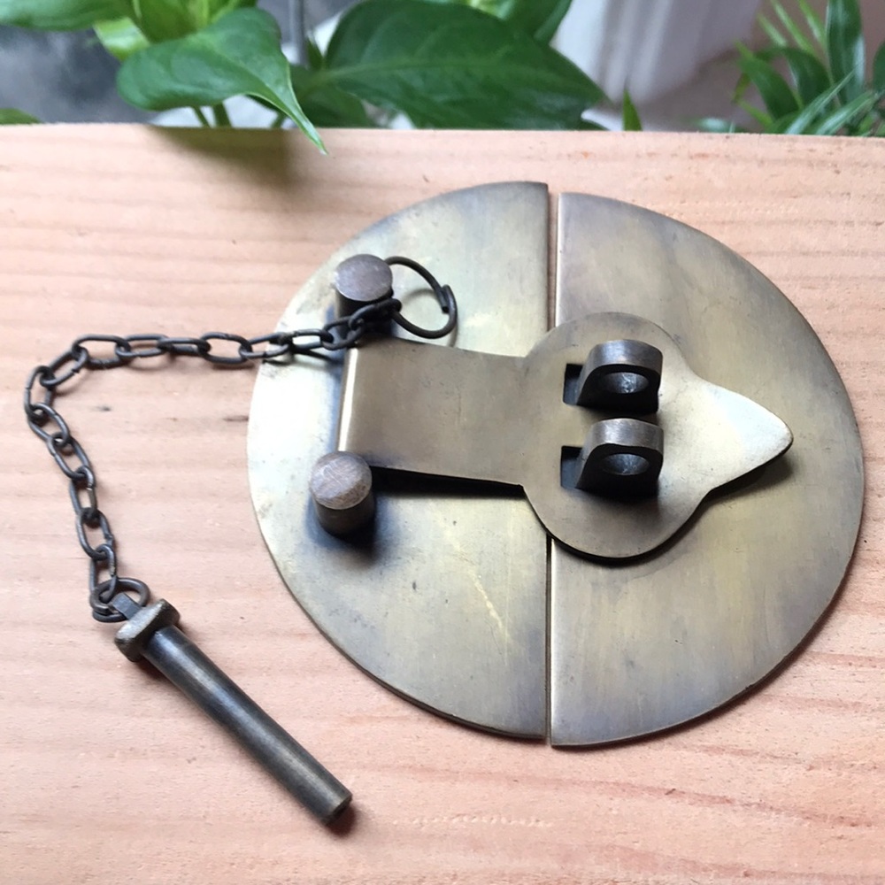 4” Round Decorative Antique Style Brass Latch